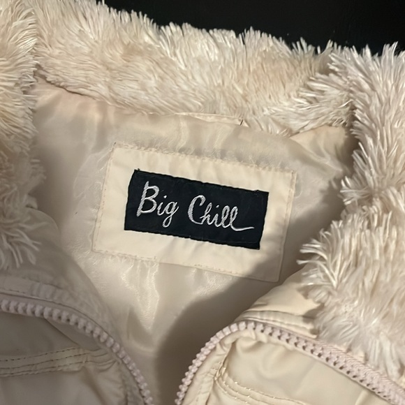 Set of Off-white and brown Vests - Picture 3 of 4